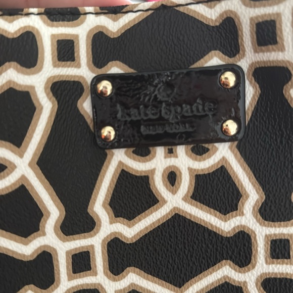 Kate Spade New York hobo bag, neutral colors, EUC 1 minor callout on 1 corner - Picture 2 of 8